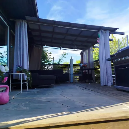 Homestay Margaret's *